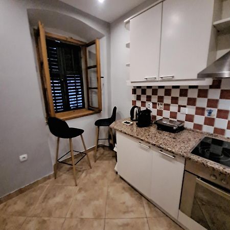 Cozy 2 Bedroom Apartment In Antique Bizanti Palace 코토르 외부 사진