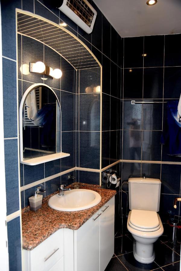Cozy 2 Bedroom Apartment In Antique Bizanti Palace 코토르 외부 사진