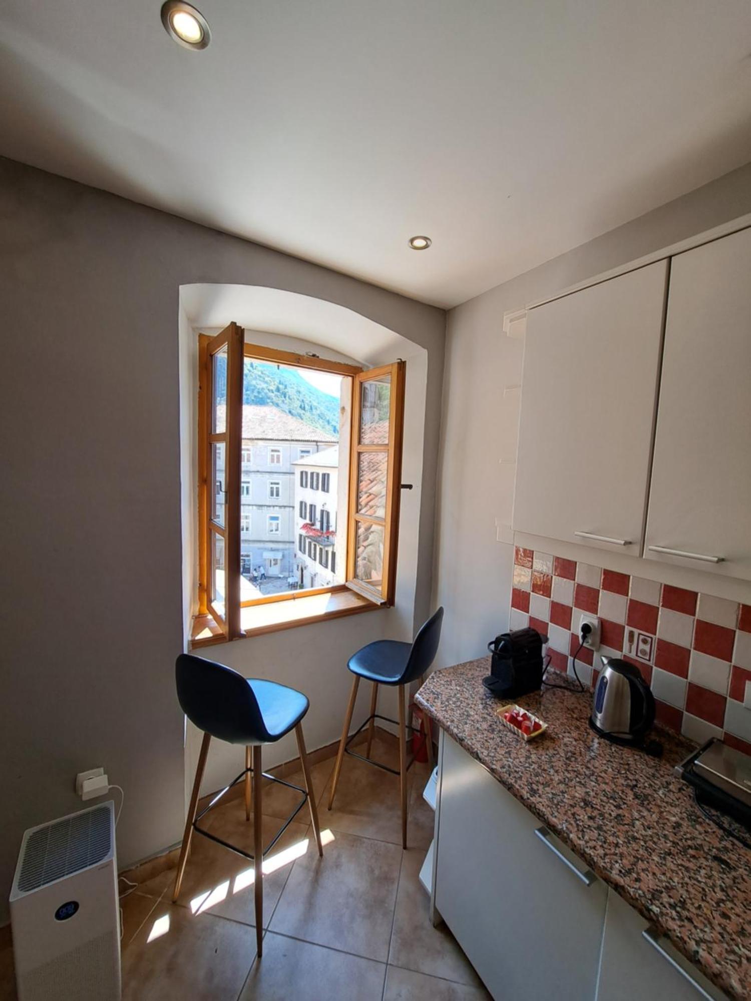 Cozy 2 Bedroom Apartment In Antique Bizanti Palace 코토르 외부 사진
